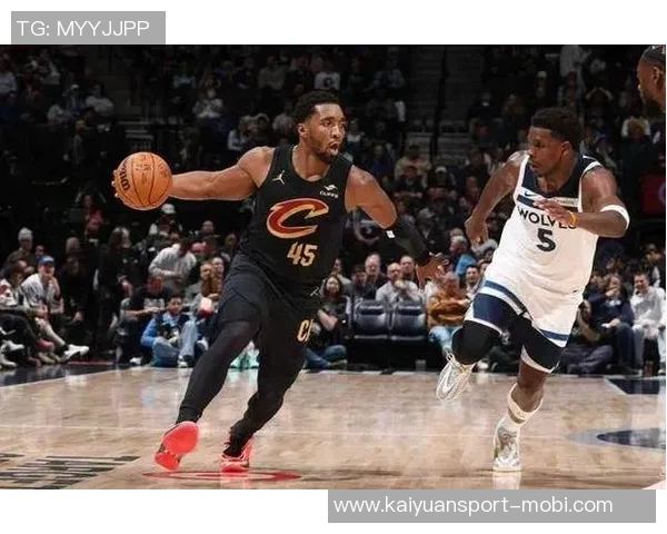 华子与米切尔再度交锋谁能在后天的对决中胜出 华子与米切尔再度交锋谁能在后天的对决中胜出